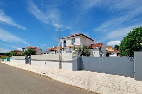 4 chambres Villa à Quelfes, Portugal No. 190176