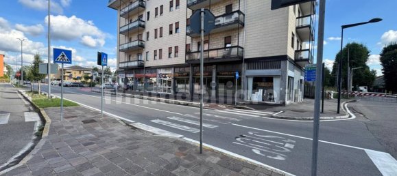 Apartamento de 3 dormitorios en Bovisio Masciago, Italy No. 332237 26