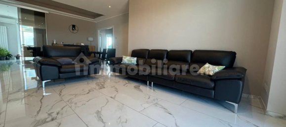 Apartamento de 3 dormitorios en Bovisio Masciago, Italy No. 332237 2