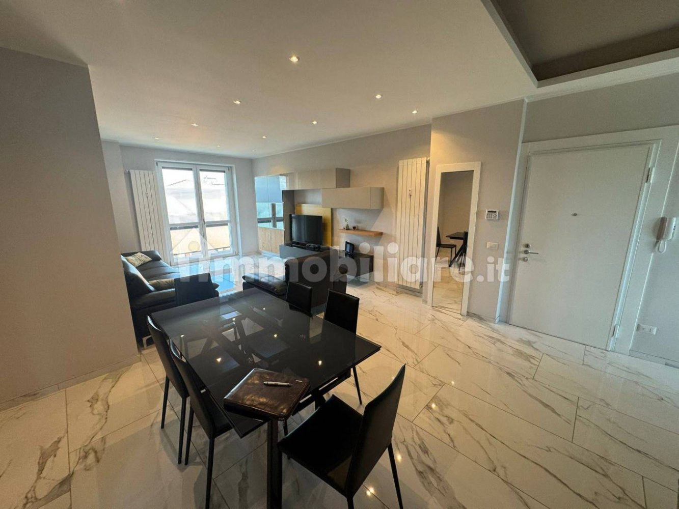 Apartamento de 3 dormitorios en Bovisio Masciago, Italy No. 332237