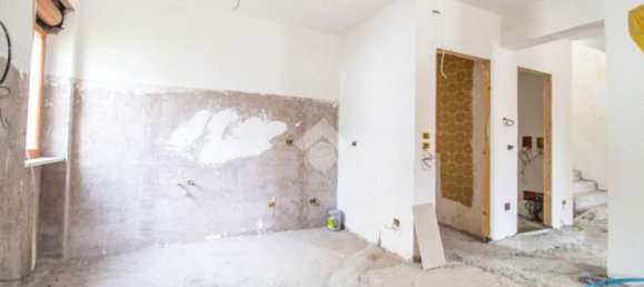 3-salle Appartement à Cittaducale, Italy No. 282452 6