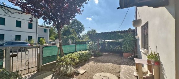 4غرفة منزل في Novi di Modena, Italy رقم 285867 3