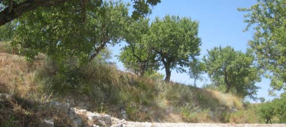 20000m² Land in Giarratana, Italy No. 172149 14