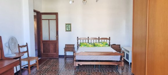 5 rooms Apartment in Chiavari, Italy No. 12325 4