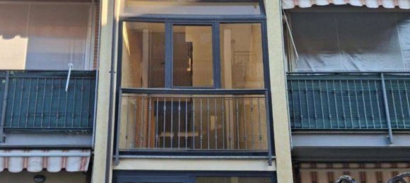 4 rooms House in Volpiano, Italy No. 275545 2