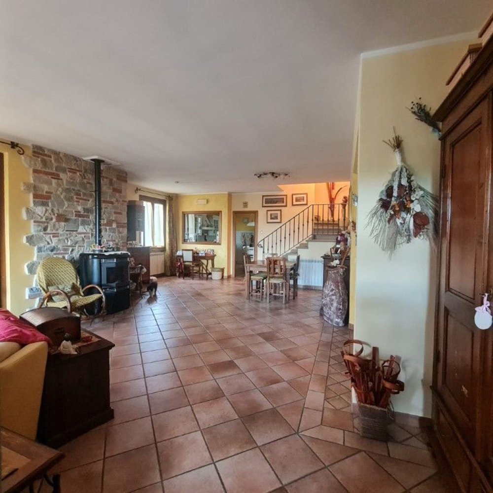 9 rooms Villa in Loro Ciuffenna, Italy No. 172131