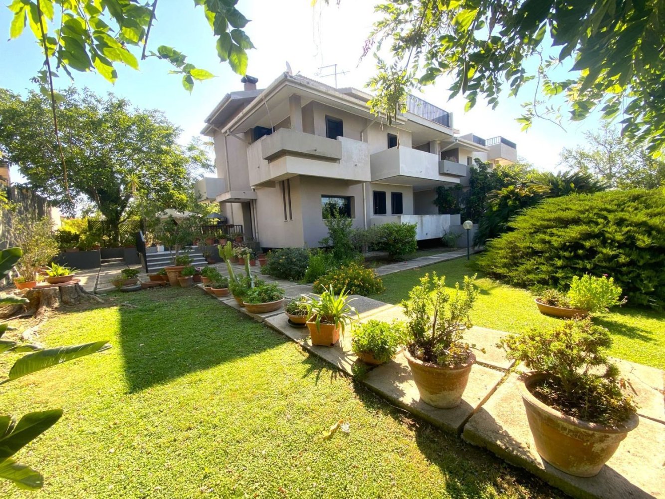 Вилла с 6 комнатами в Куарту Сант'Элена, Италия № 92043