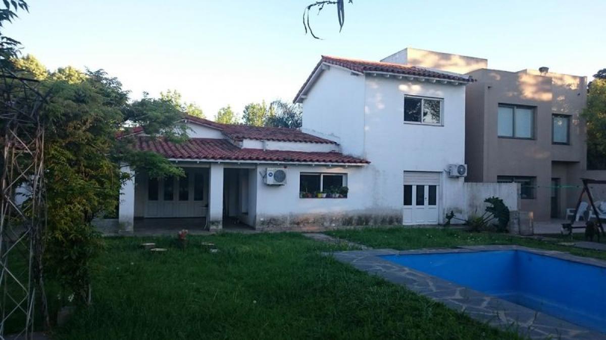 4 bedrooms House in Merlo, Argentina No. 21679