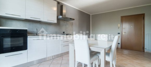 2 bedrooms Apartment in Mantua, Italy No. 359613 3