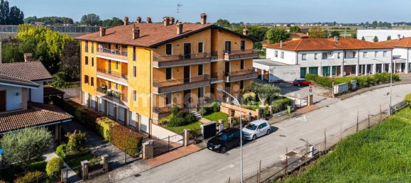 2 bedrooms Apartment in Mantua, Italy No. 359613 19