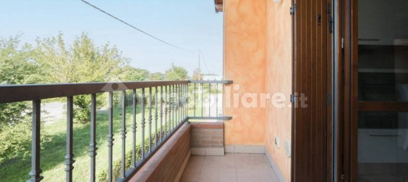 2 bedrooms Apartment in Mantua, Italy No. 359613 7