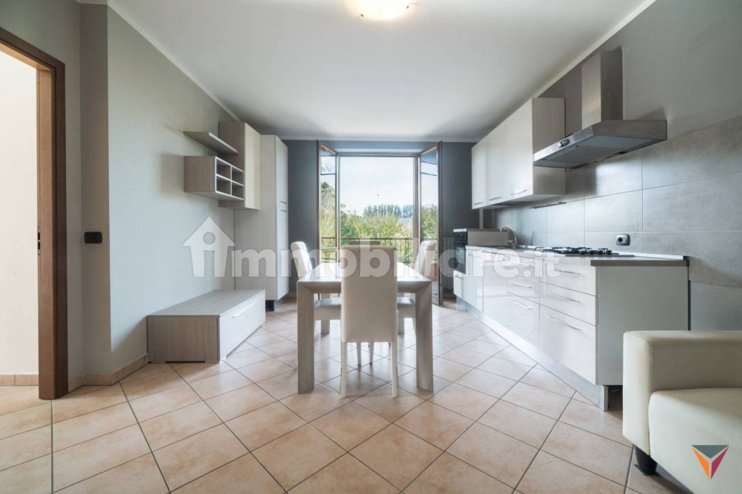 2 bedrooms Apartment in Mantua, Italy No. 359613