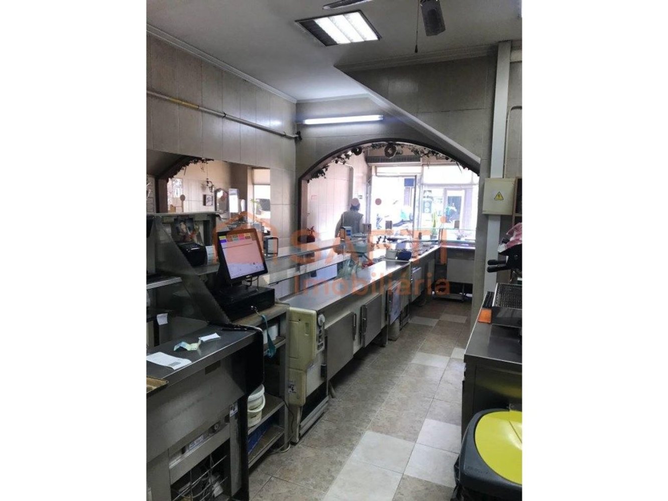 500m² Commercial property in Canelas, Portugal No. 47814