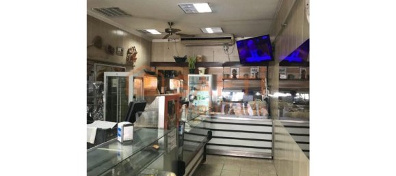 500m² Commercial property in Canelas, Portugal No. 47814 3