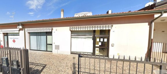 100m² Commercial property in Albiate, Italy No. 118661 3