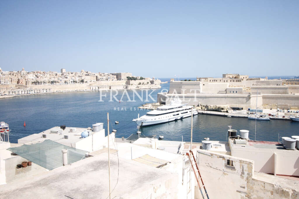 2 bedrooms Townhouse in Senglea, Malta No. 9346