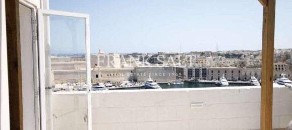 2 bedrooms Townhouse in Senglea, Malta No. 9346 13