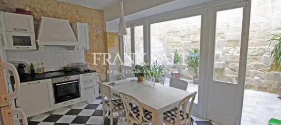 2 bedrooms Townhouse in Senglea, Malta No. 9346 8