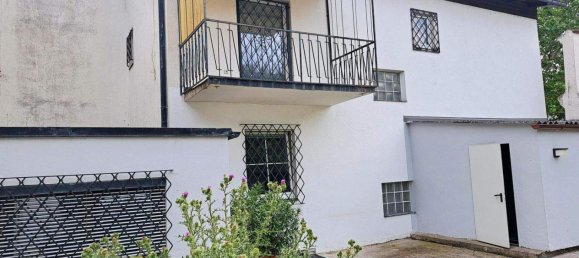 Дом с 9 комнатами в Герцогенбург, Австрия № 129603 4