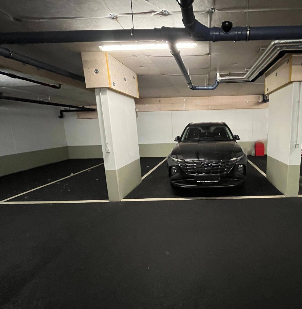  Garage in Vienna, Austria No. 177978