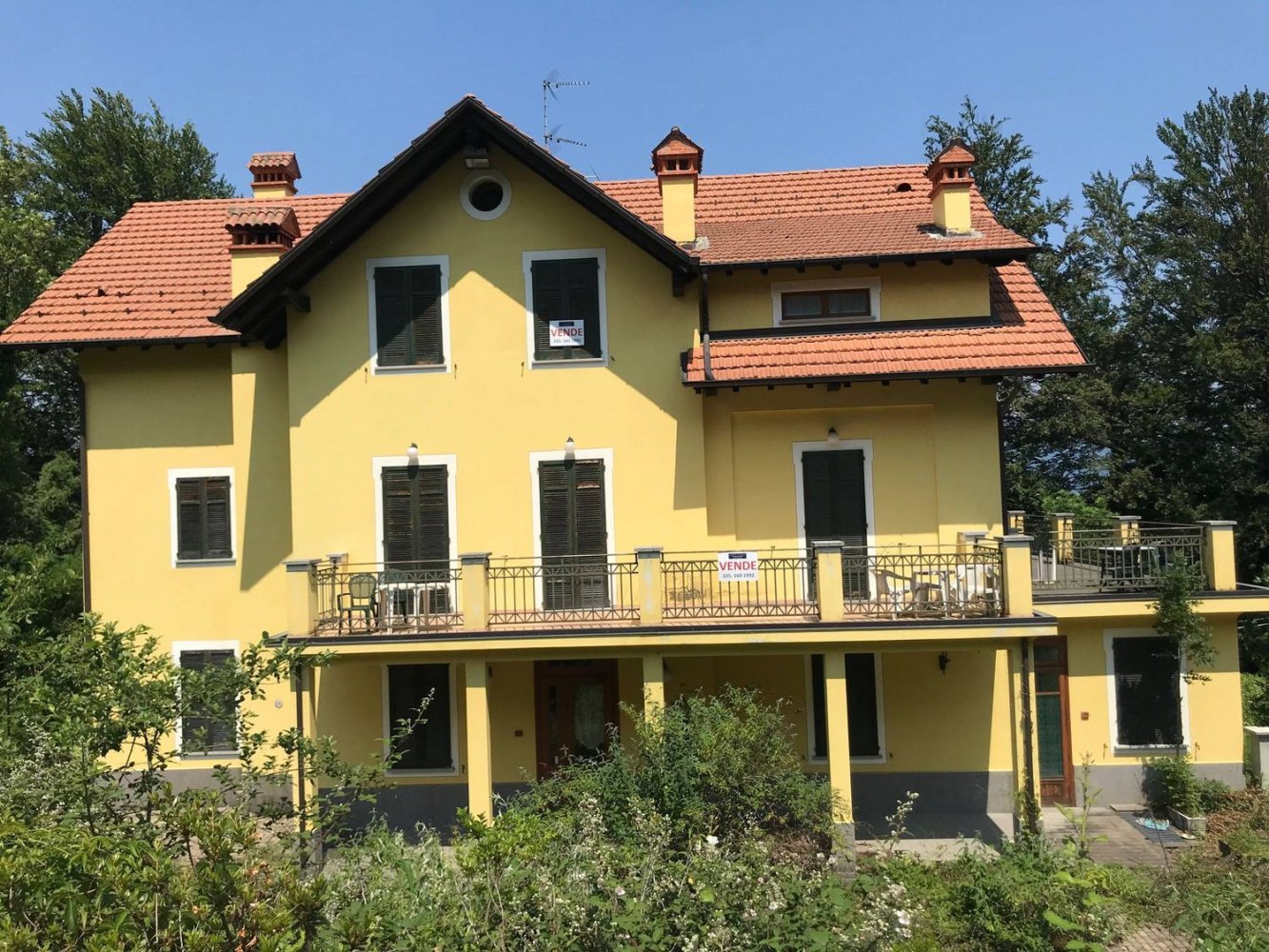 Gebäude in Gignese, Italy 1400m², Nr. 285137