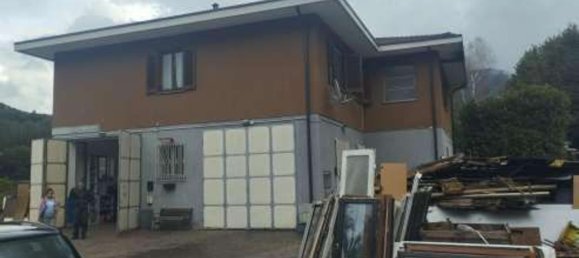 9 rooms Villa in Brinzio, Italy No. 200420 2