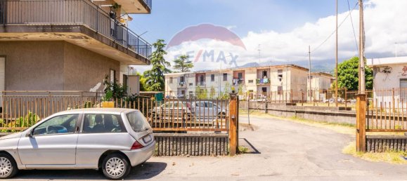 Квартира с 4 спальнями в Рипосто, Италия № 265311 4