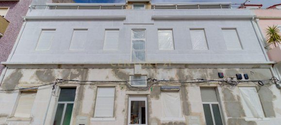 14 bedrooms Building in Costa da Caparica, Portugal No. 156803 3