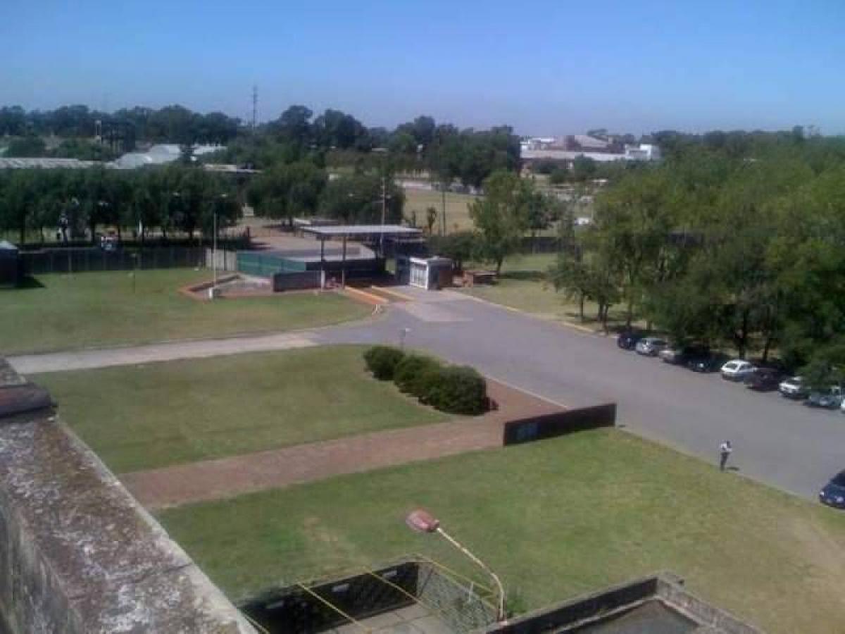 5000m² Commercial property in Quilmes, Argentina No. 28902