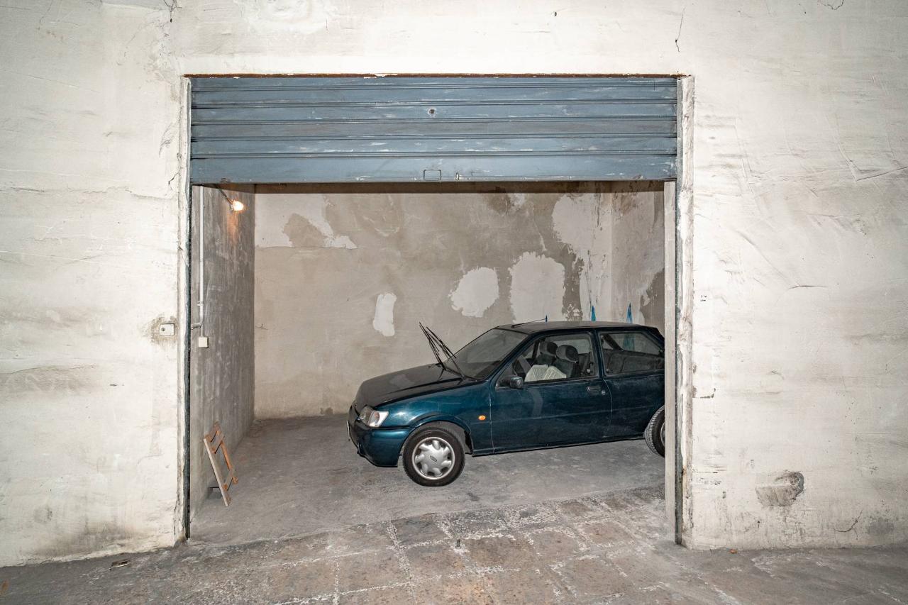 1 room Garage in Catania, Italy No. 108848