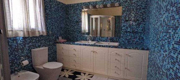 4 bedrooms Villa in Germasogeia, Cyprus No. 18740 8