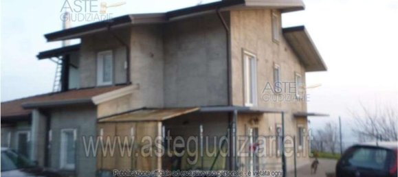 Apartamento de 6 habitaciónes en Bella, Italy No. 94051 2