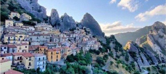 Apartamento de 6 habitaciónes en Bella, Italy No. 94051 17