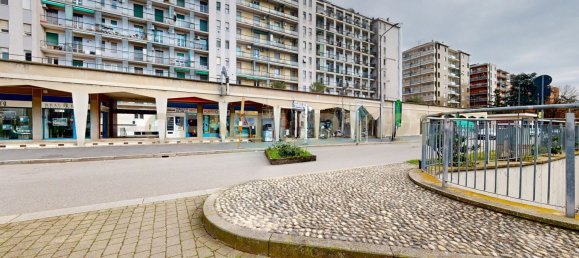 2 rooms Apartment in Milan, Italy No. 246220 4