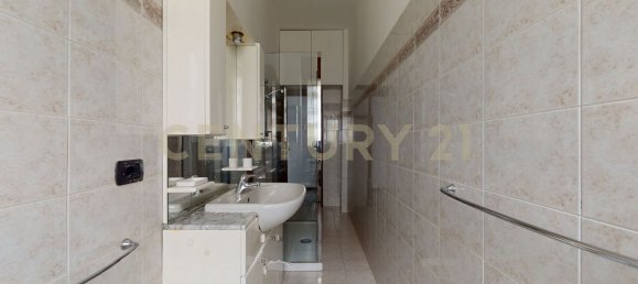 2 rooms Apartment in Milan, Italy No. 246220 17