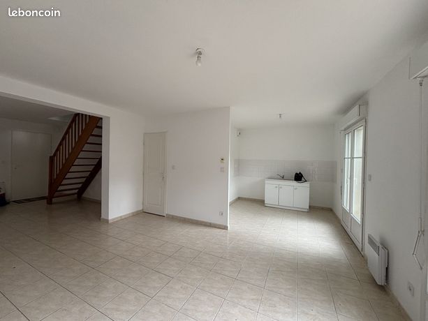 3 غرف نوم منزل في La Chaussee-Saint-Victor, France رقم 301567