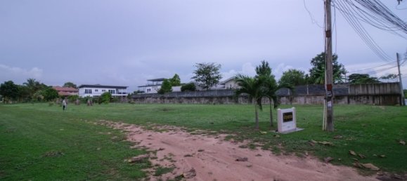 Imóvel comercial em Chon Buri, Thailand N.º 4143 4