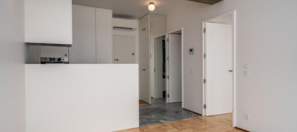 Studio in the Condo in Porto, Portugal No. 6609 6