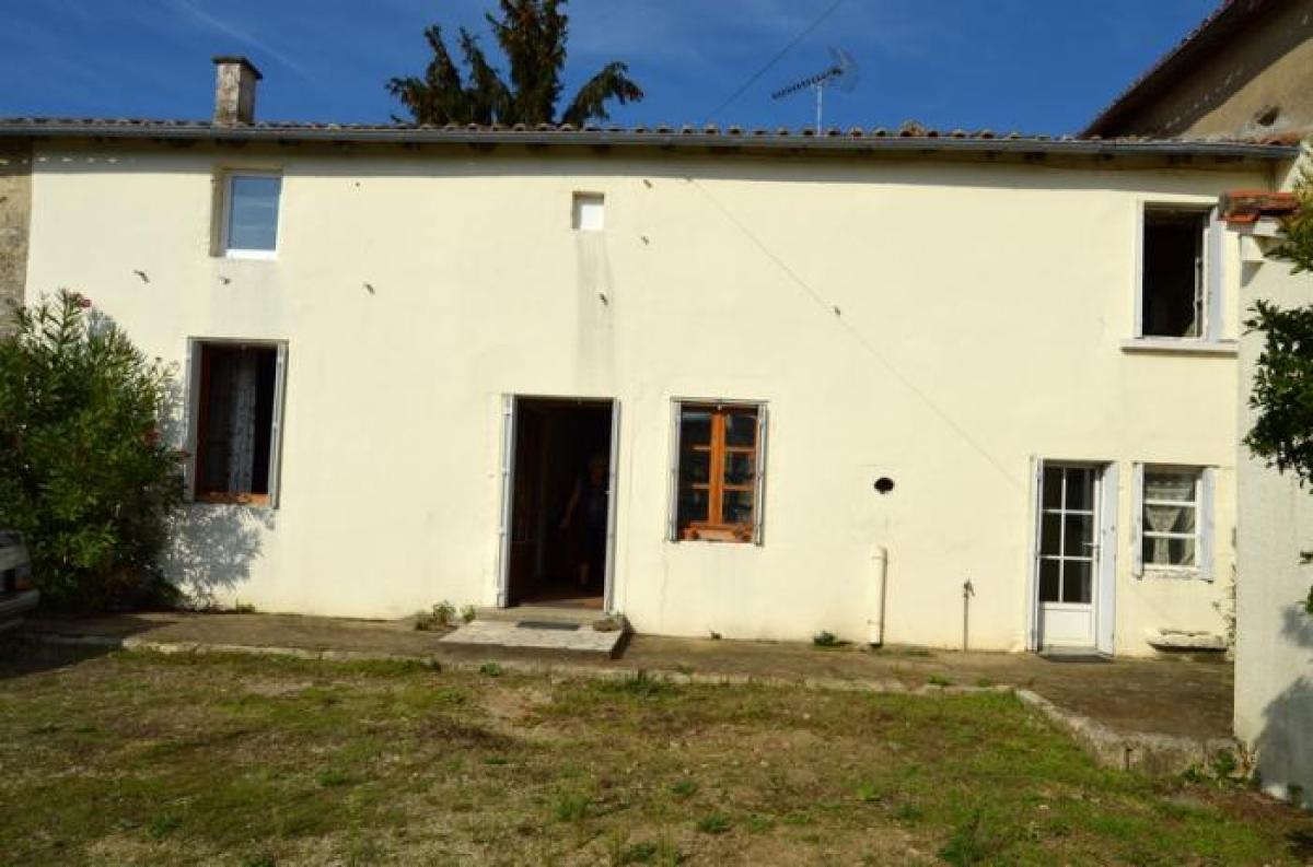 Studio in Ruffec, France, Nr. 22562