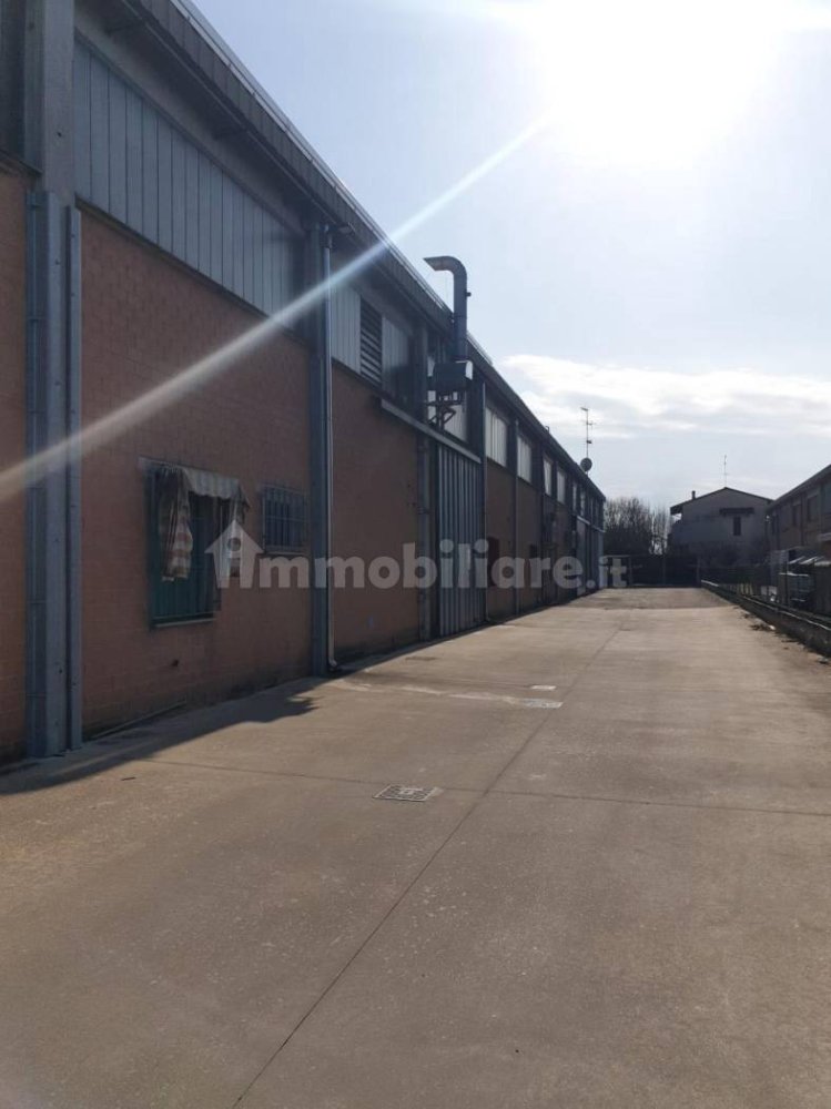 350m² Warehouse in Bomporto, Italy No. 109862