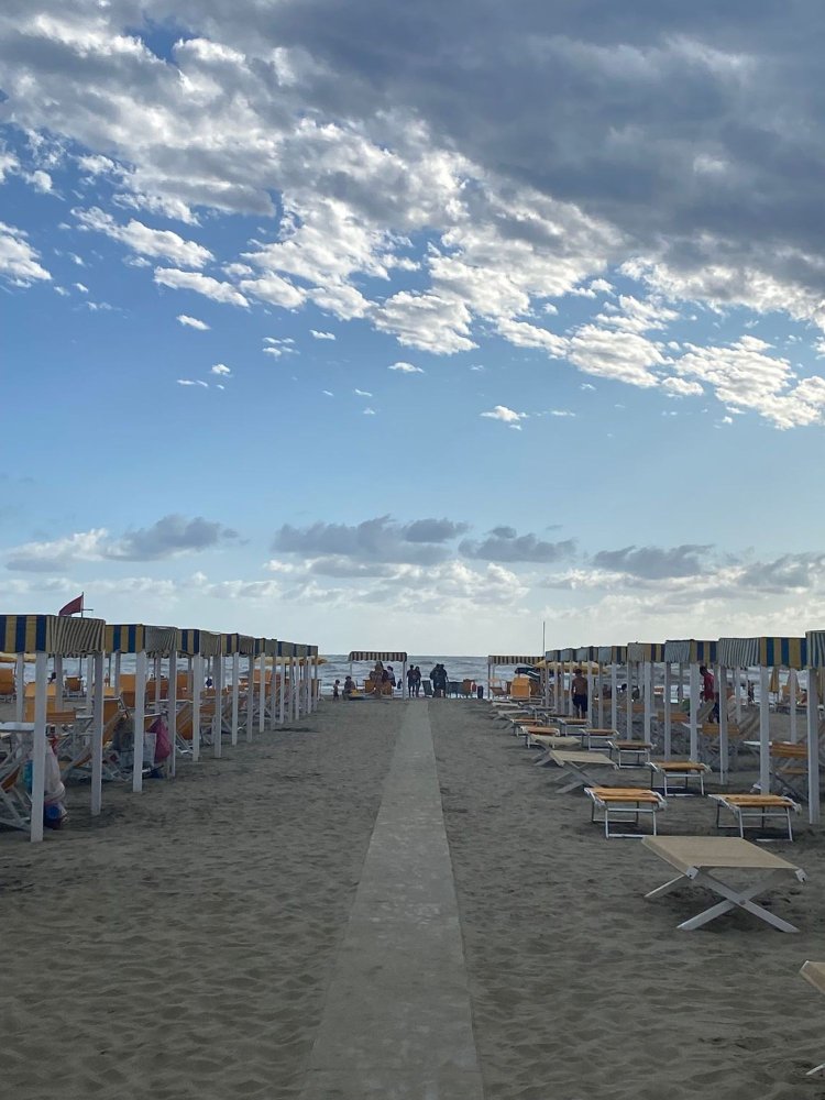 Вилла с 3 комнатами в Форте деи Марми, Италия № 261585