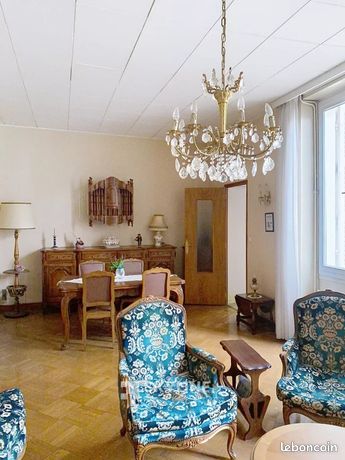 2 bedrooms Apartment in Marseille, France No. 289663