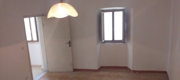 3 rooms Apartment in Anversa degli Abruzzi, Italy No. 302741 5