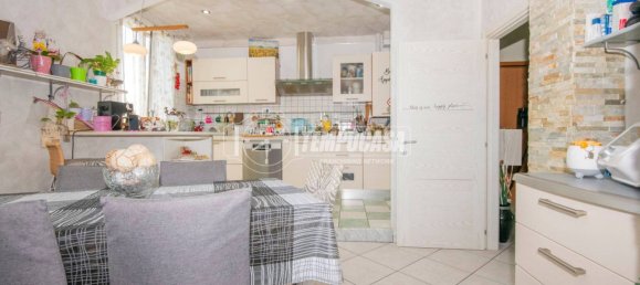 2 Schlafzimmer Wohnung in Quattro Castella, Italy, Nr. 258268 9