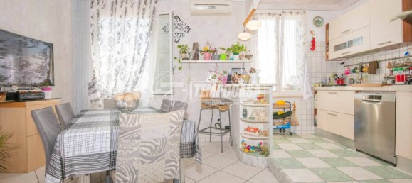 2 Schlafzimmer Wohnung in Quattro Castella, Italy, Nr. 258268 7