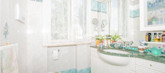 2 Schlafzimmer Wohnung in Quattro Castella, Italy, Nr. 258268 21