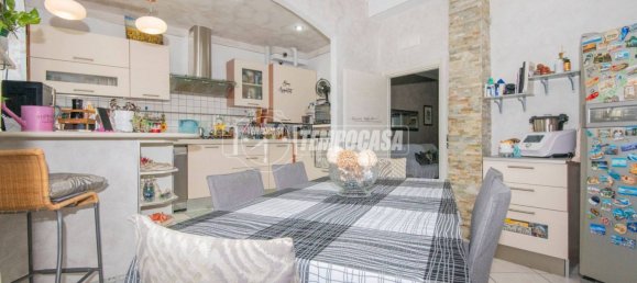 2 Schlafzimmer Wohnung in Quattro Castella, Italy, Nr. 258268 10