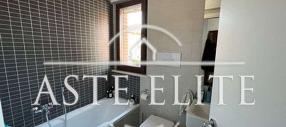 2 rooms Apartment in Rome, Italy No. 204752 4