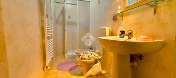 Дом с 7 комнатами в Пьова Массая, Италия № 277826 17