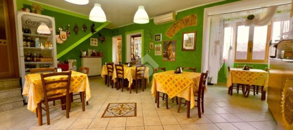 Дом с 7 комнатами в Пьова Массая, Италия № 277826 2